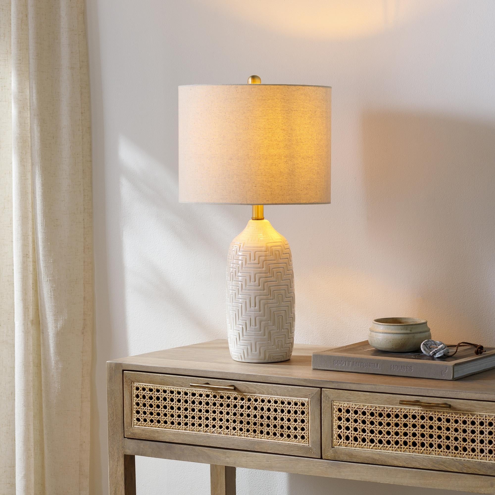 Oliver Ceramic Distressed Table Lamp - 25