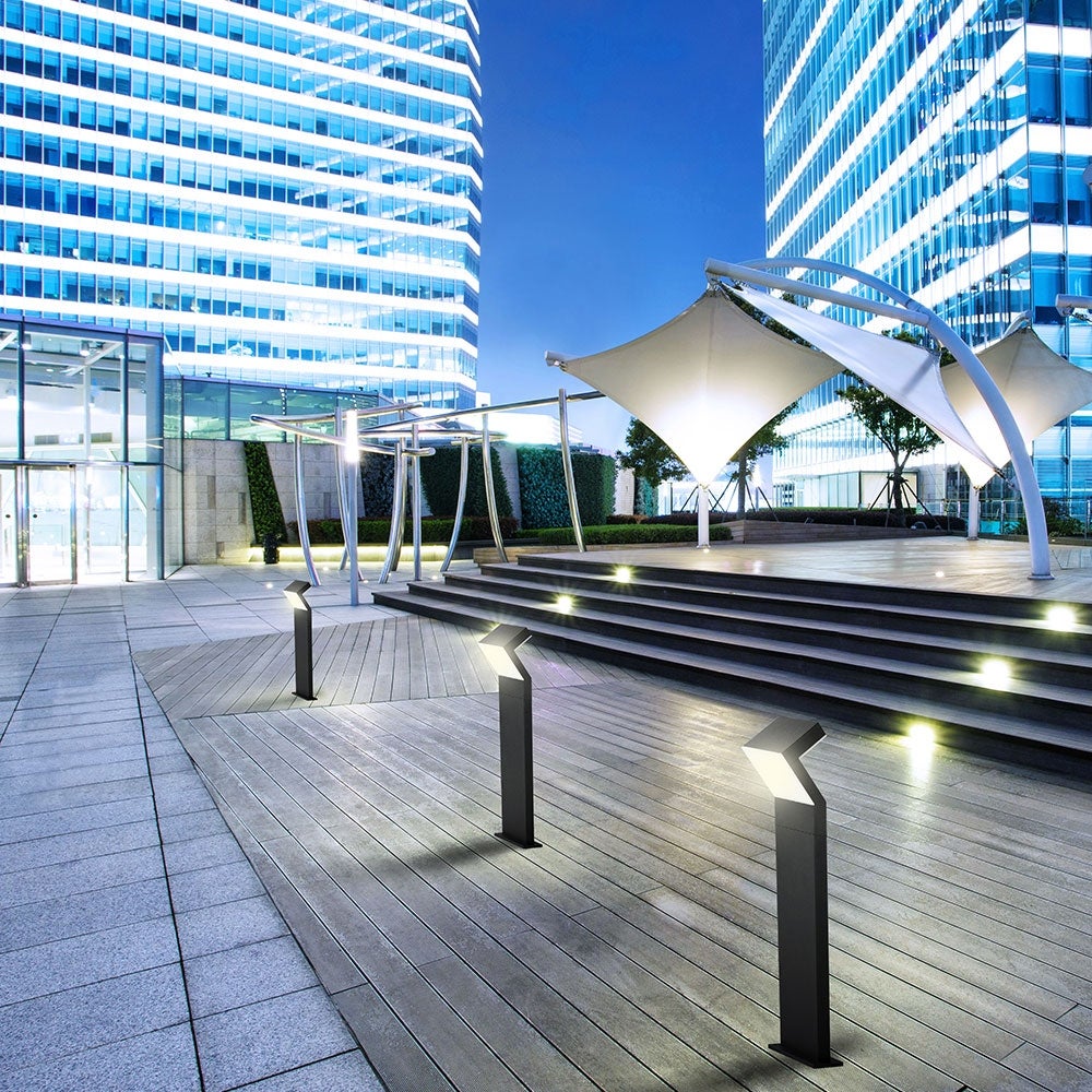 VONN Lighting 32-in Modern ETL Certified Integrated LED Outdoor Bollard 17-Watt in Black - 8.75