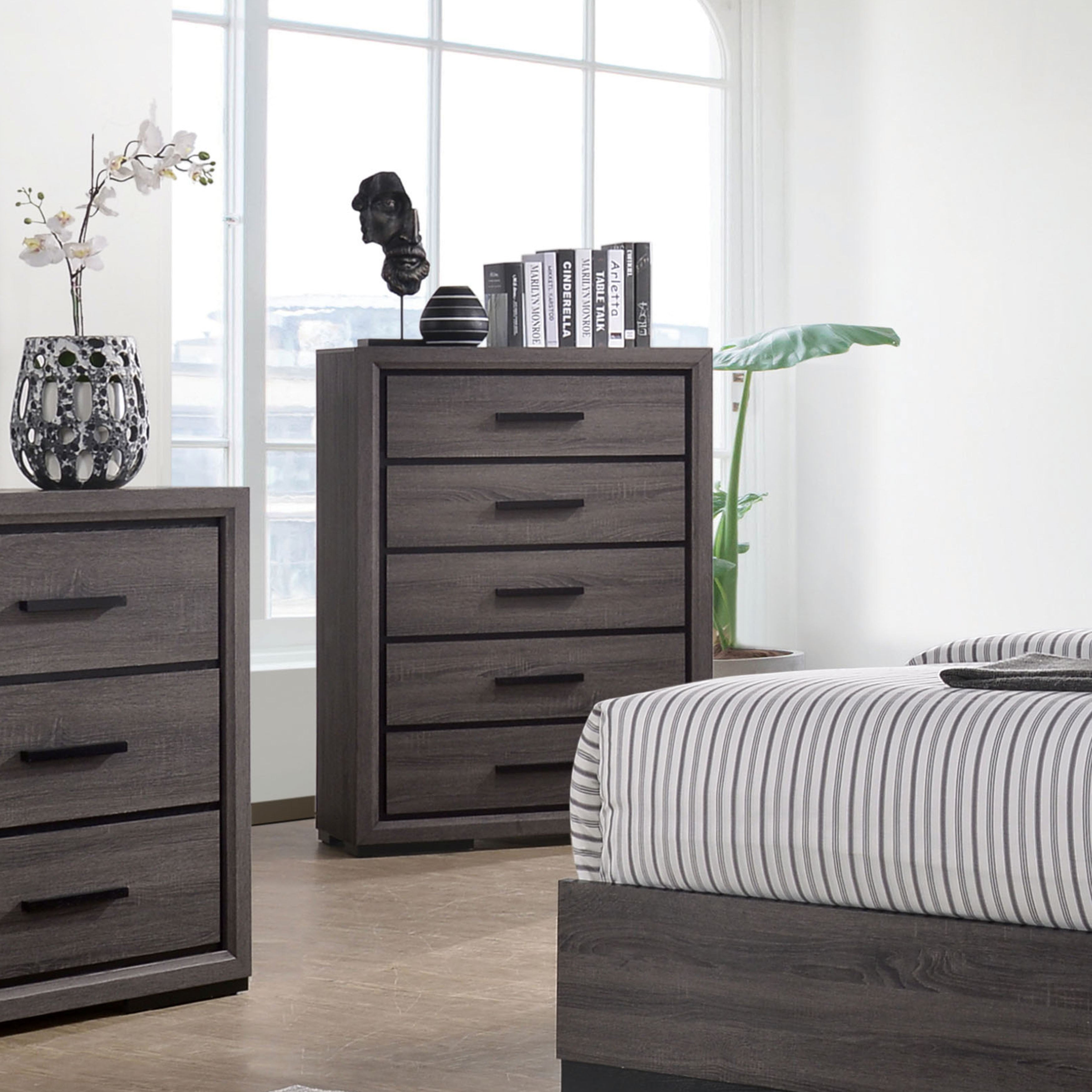 Furniture of America Rothwell Grey 5-drawer Chest with Black Trim - - 26972207 - Mycitystee
