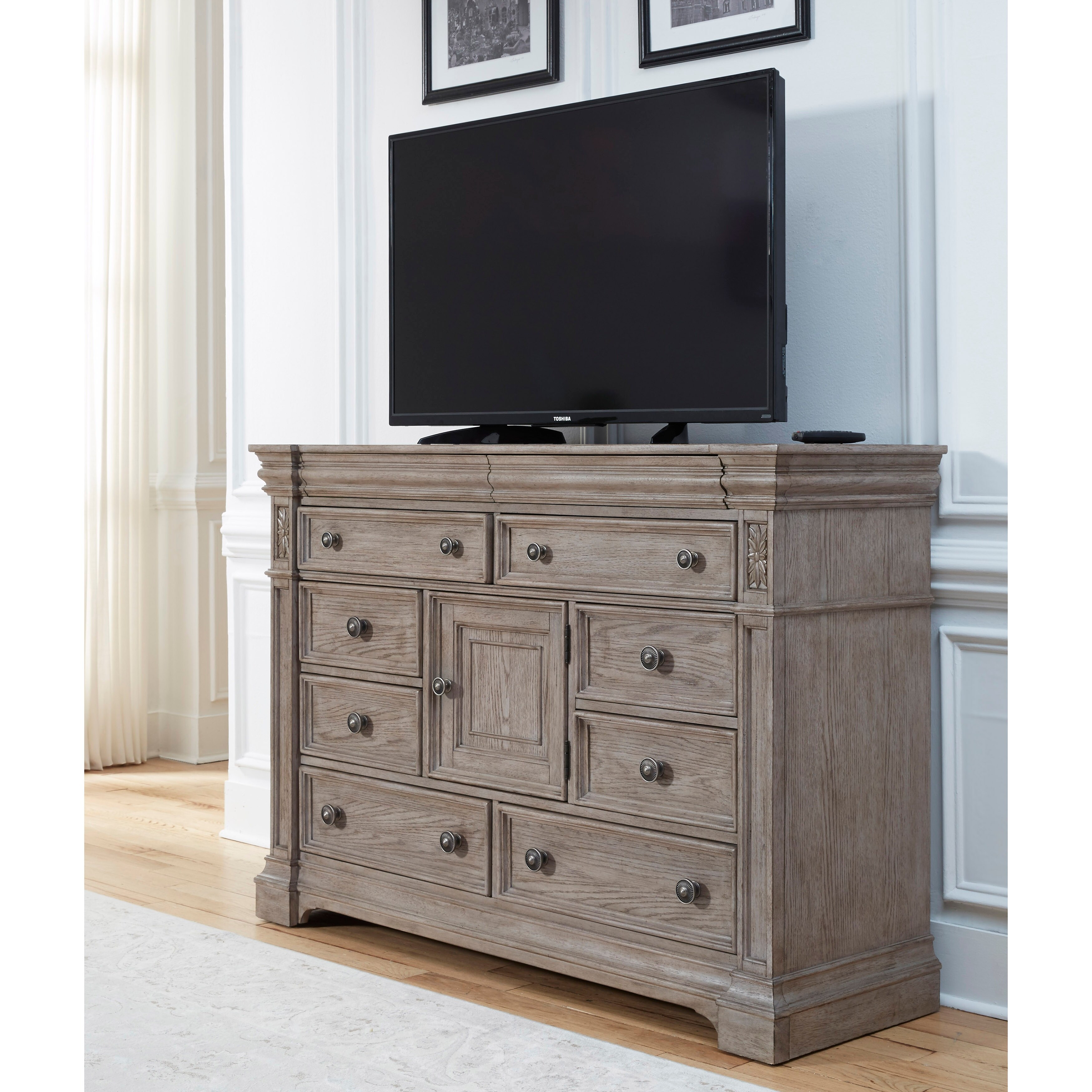 William Collection Media Bureau - - 32668342 - Mycitystee