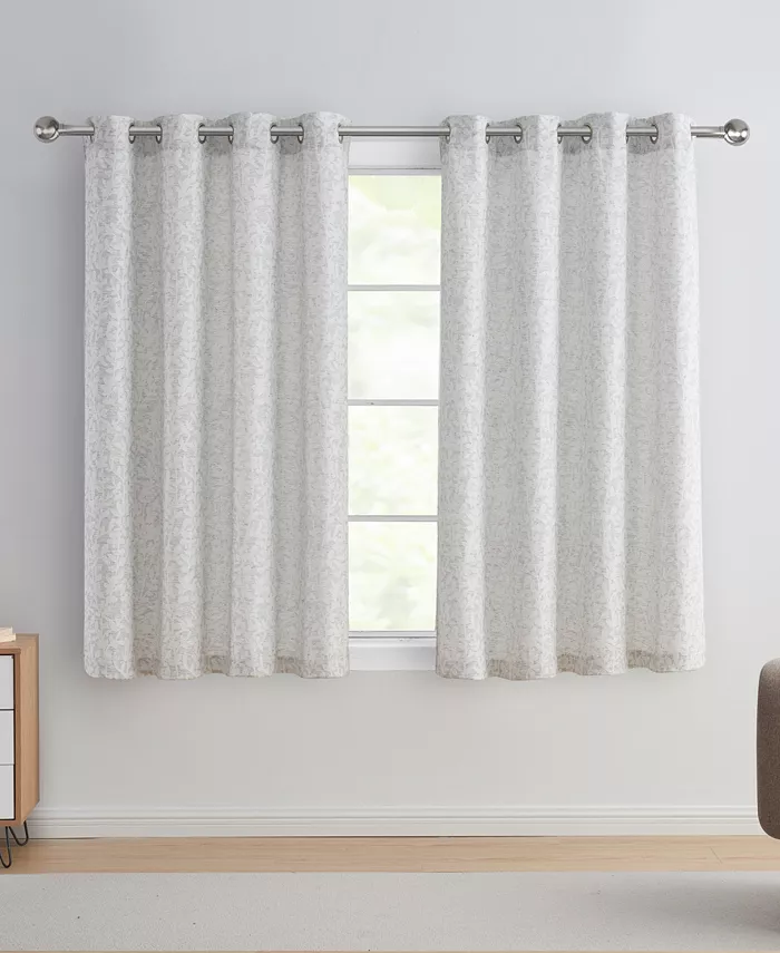 VCNY Home Leah Textured Leaf Grommet Curtain Panel， 54