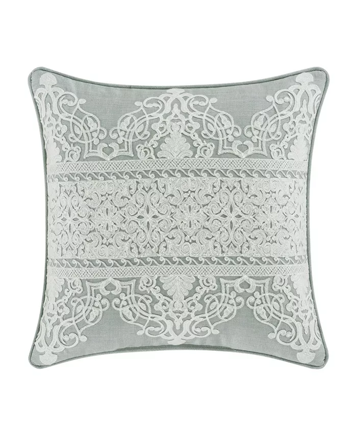 J Queen New York Patricia Decorative Pillow， 20