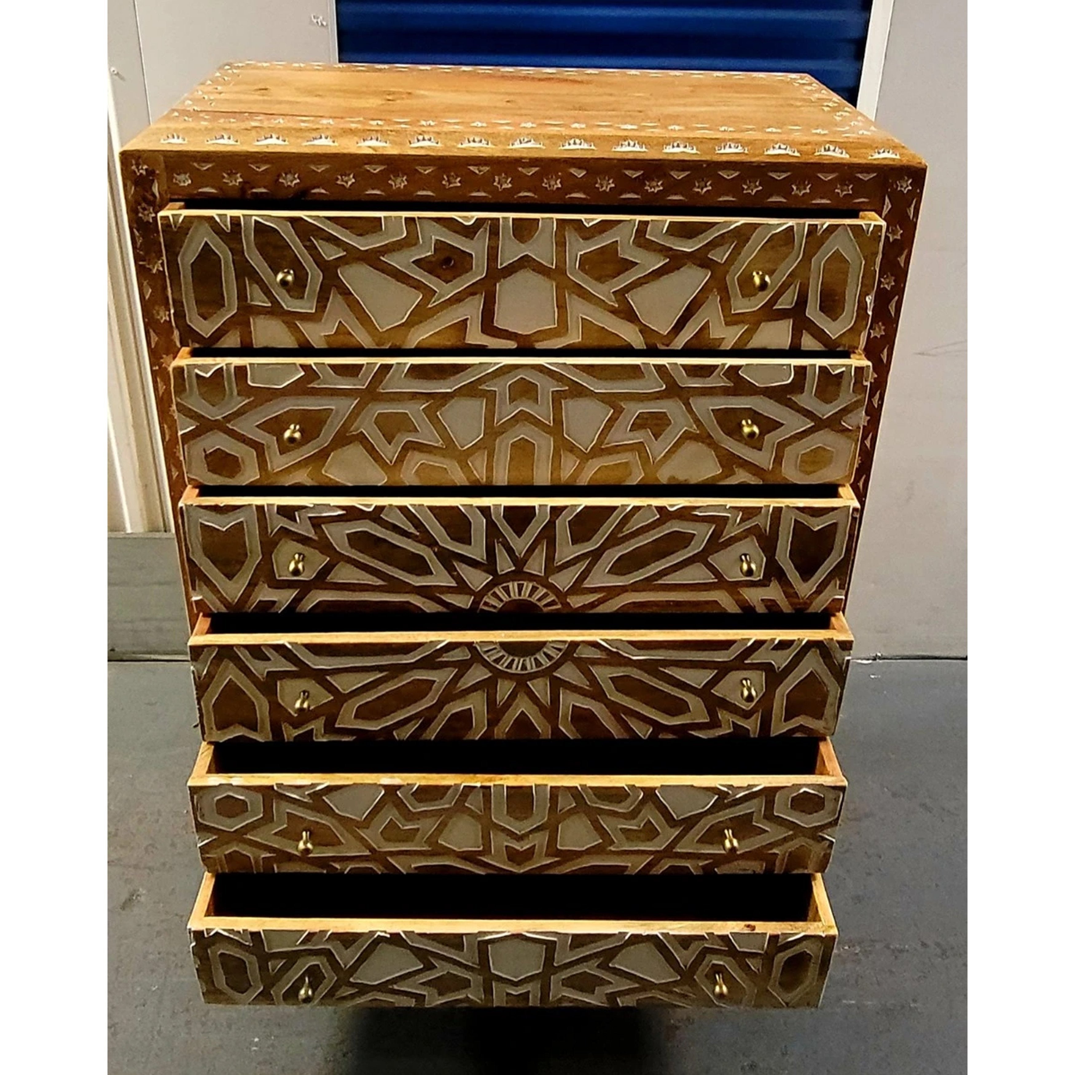 Mughal Garden Geometrical Carved Natural 2 Tone 6 Drawer Chest - - 35096098 - Mycitystee