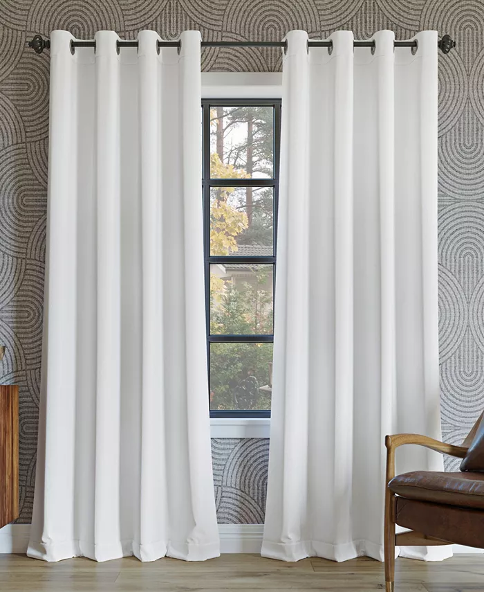 Sun Zero Oslo Theater Grade Extreme Blackout Grommet Single Curtain Panel， 54