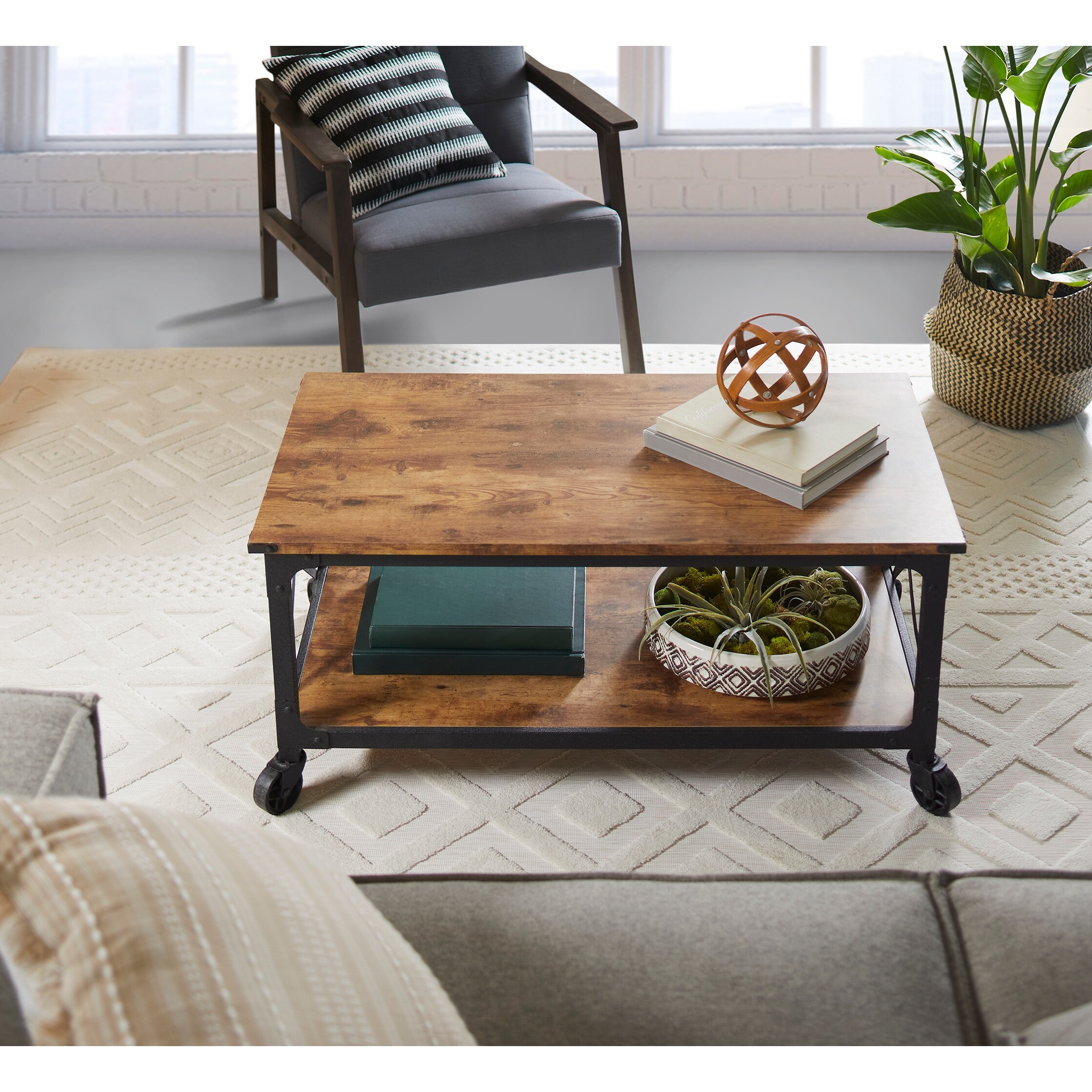 Rustic Country Coffee Table， Weathered Pine Finish - Mycitystee