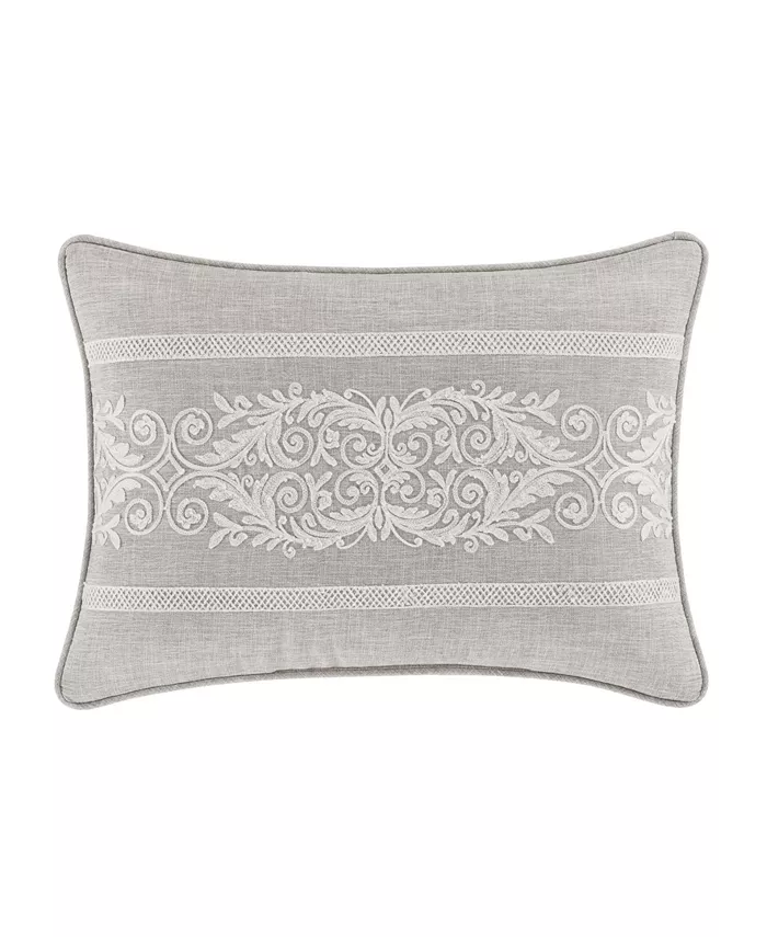 J Queen New York Maryanne Decorative Pillow， 15
