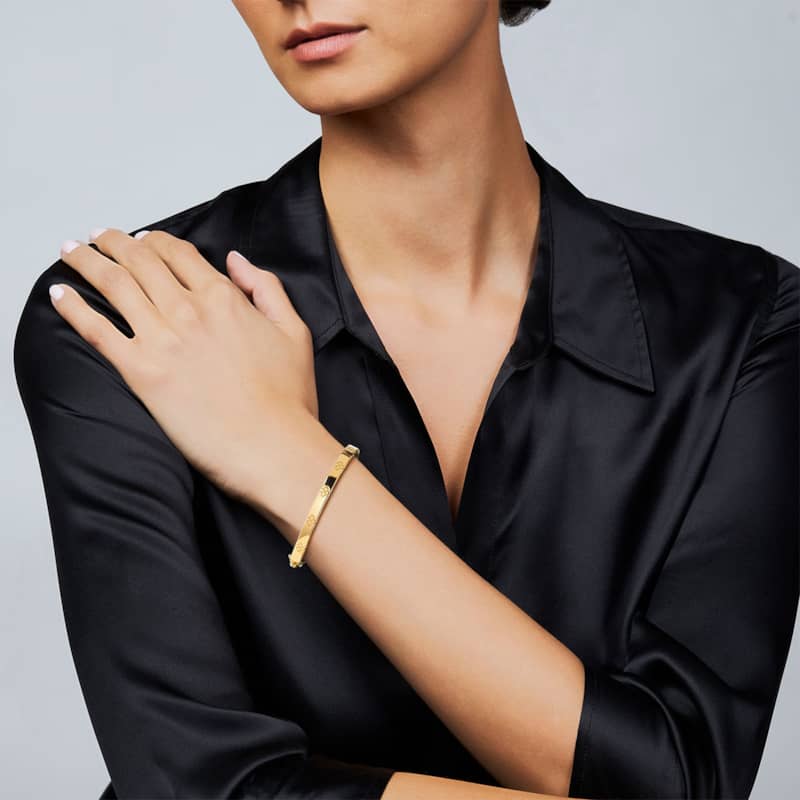 Roberto Coin 18K Yellow Gold Love In Verona Narrow Width Bangle - Mycitystee