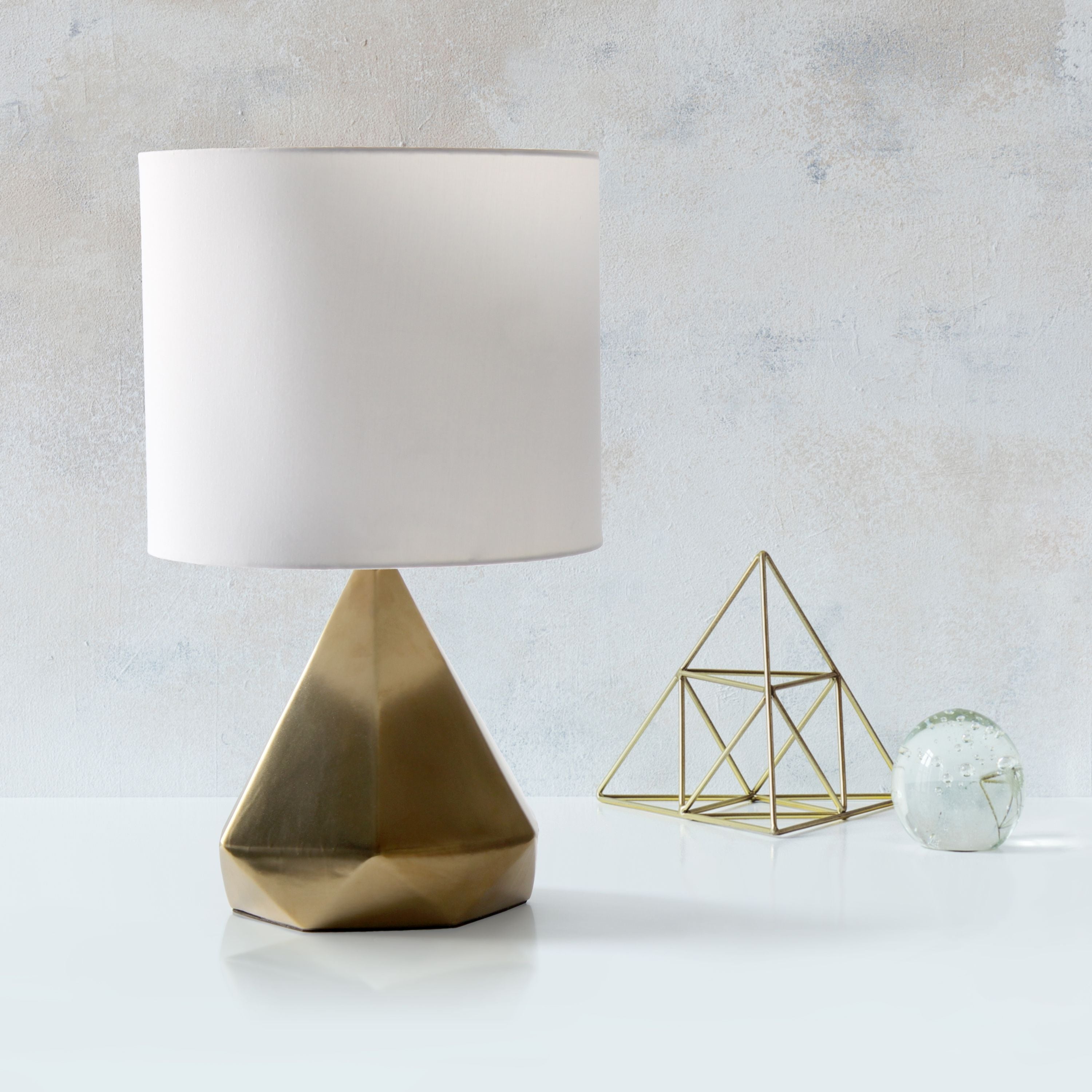 Simple Designs Solid Pyramid Table Lamp - Mycitystee