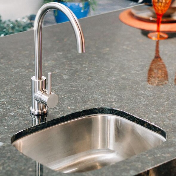 Summerset 19 X 15 Stainless Steel Undermount Sink W/ Single Handle Hot/Cold Goose Neck Faucet - Mycitystee