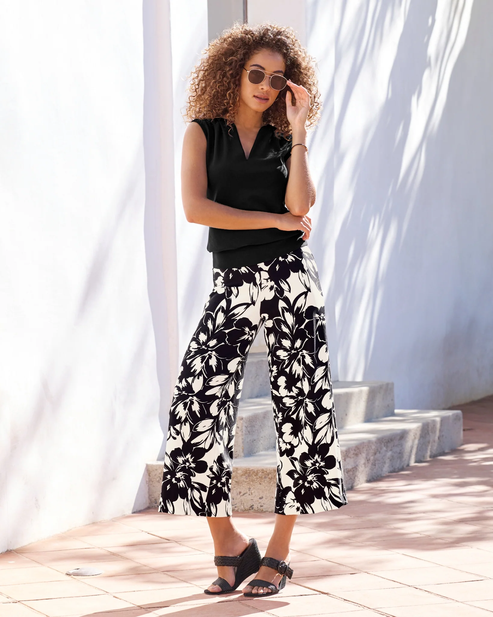 Beyond Travel Contrast Fleurs Print Wide Leg Crop Pant Ivory Coast/Jet Black - Mycitystee